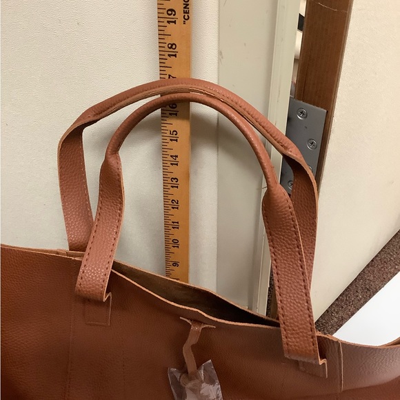 Shoulder Bag Vegan Leather Light Brown NWOT stylish - Picture 2 of 6